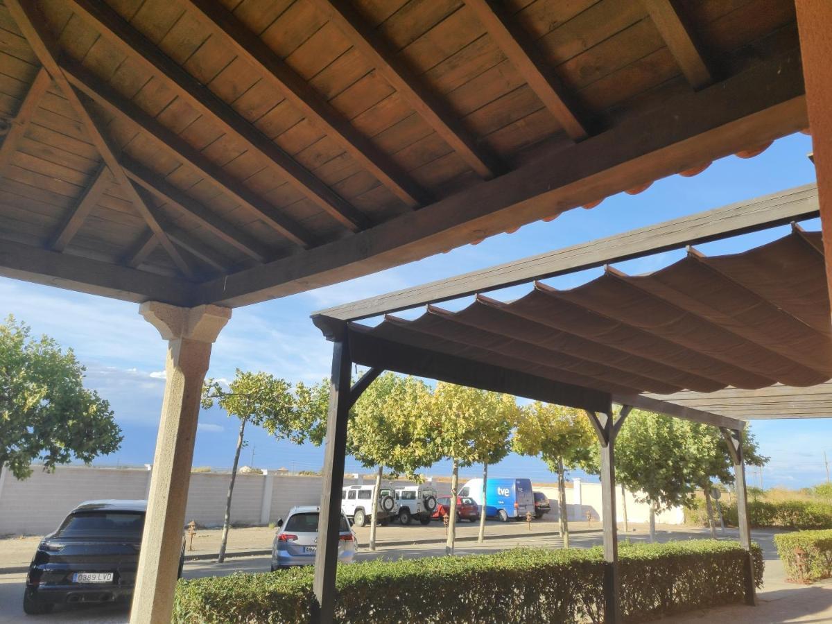 El Huésped del Sevillano AR Lagartera Esterno foto